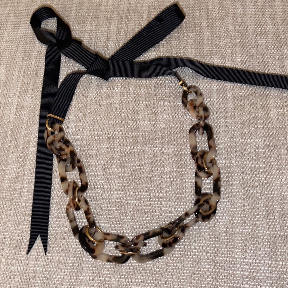 Like new Loft Statement necklace